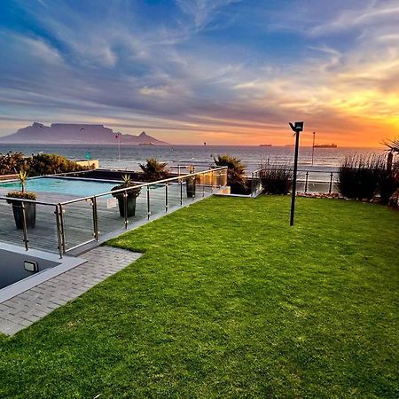 Heaven On Earth - Blouberg Beachfront Self-Catering Apartment Bloubergstrand Esterno foto