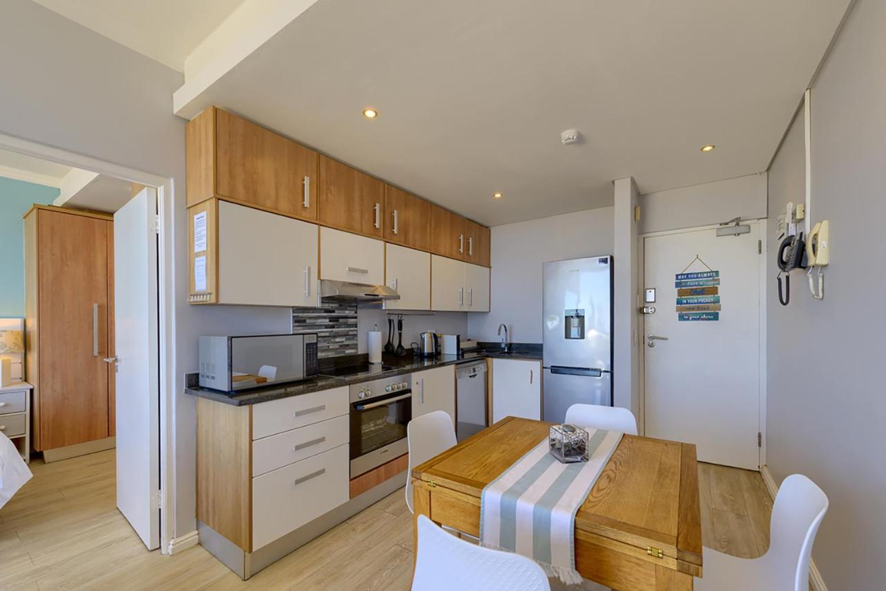 Heaven On Earth - Blouberg Beachfront Self-Catering Apartment Bloubergstrand Esterno foto