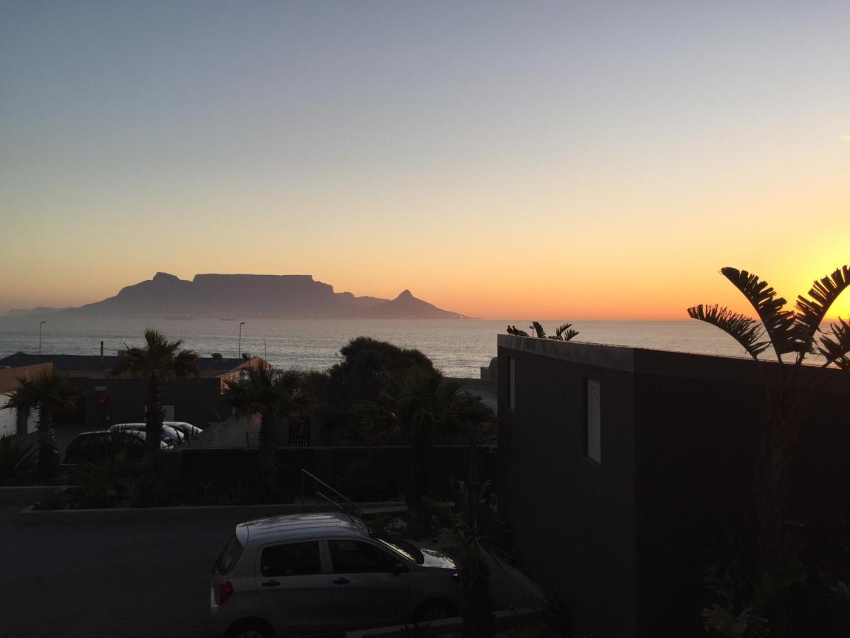 Heaven On Earth - Blouberg Beachfront Self-Catering Apartment Bloubergstrand Esterno foto