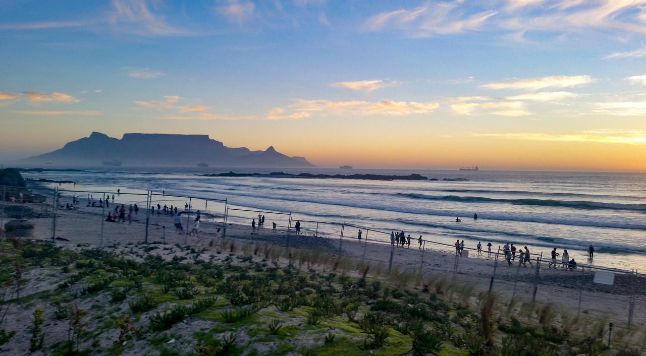 Heaven On Earth - Blouberg Beachfront Self-Catering Apartment Bloubergstrand Esterno foto
