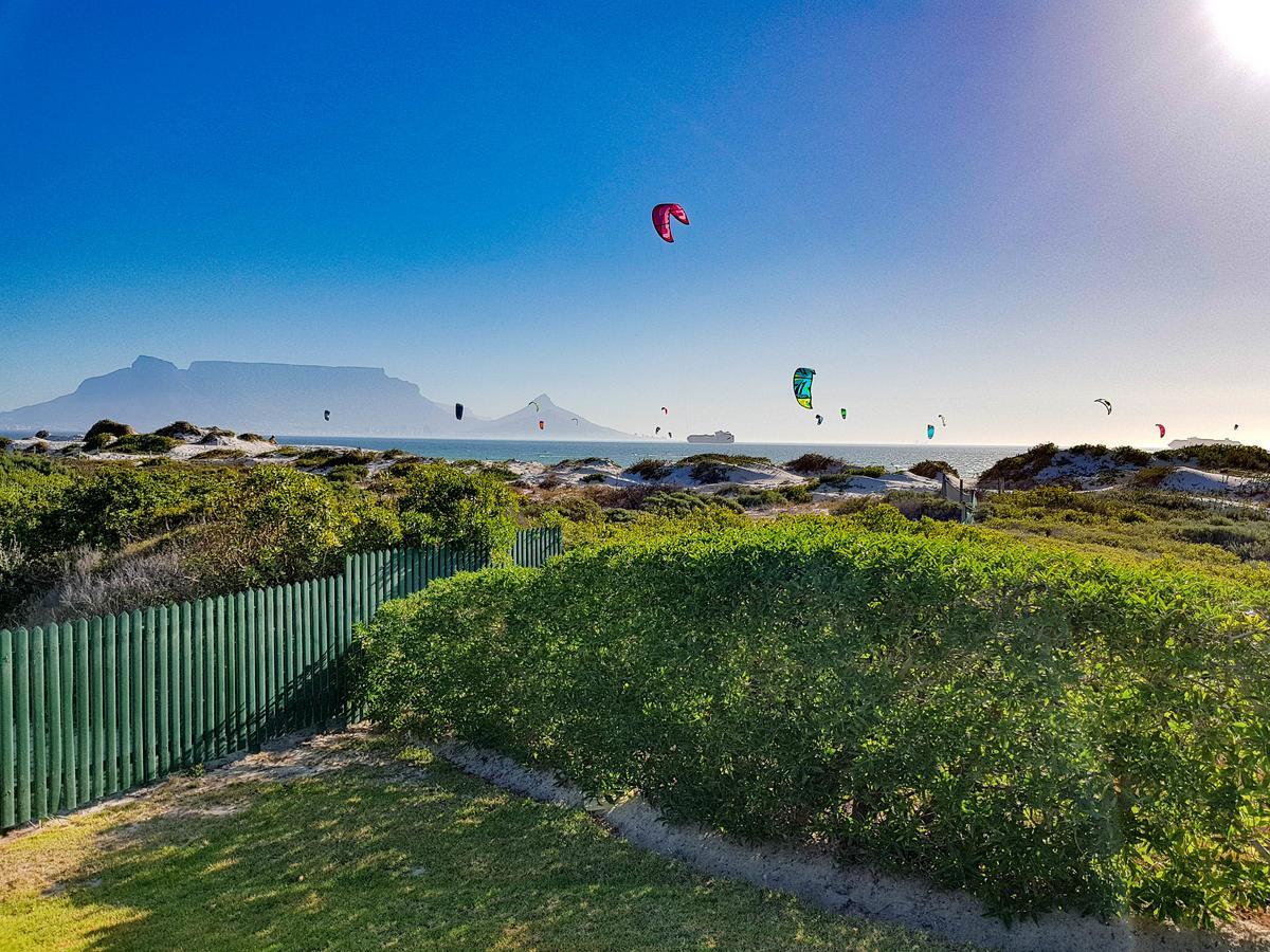 Heaven On Earth - Blouberg Beachfront Self-Catering Apartment Bloubergstrand Esterno foto